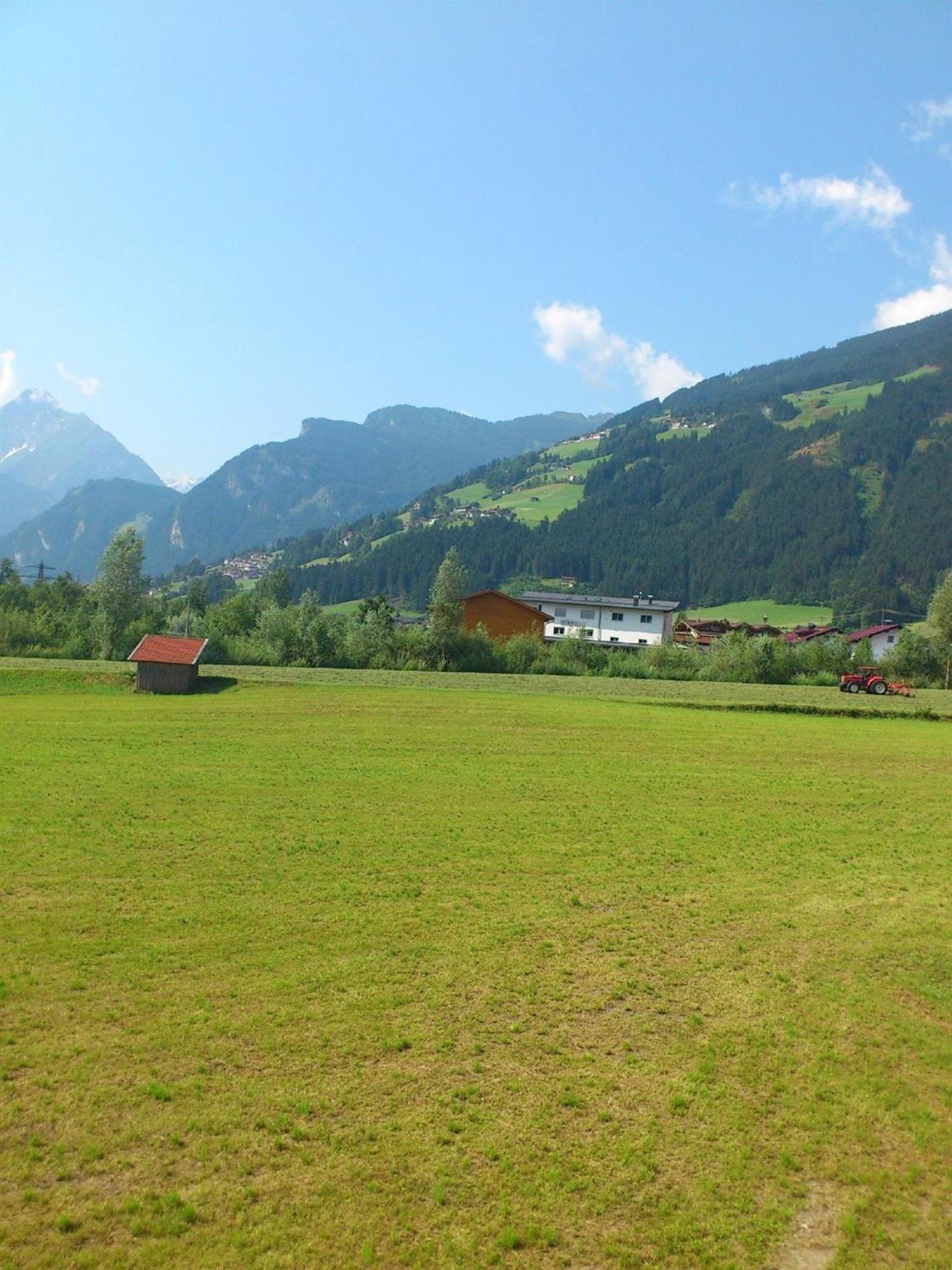 Landhaus Sabine Zellberg ภายนอก รูปภาพ